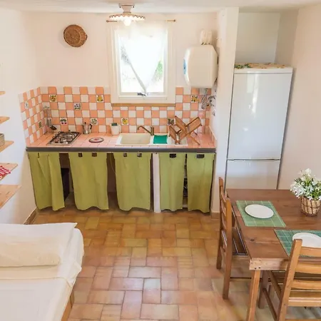 مزرعة للإقامة Country Monte Delle Cristule ليباري